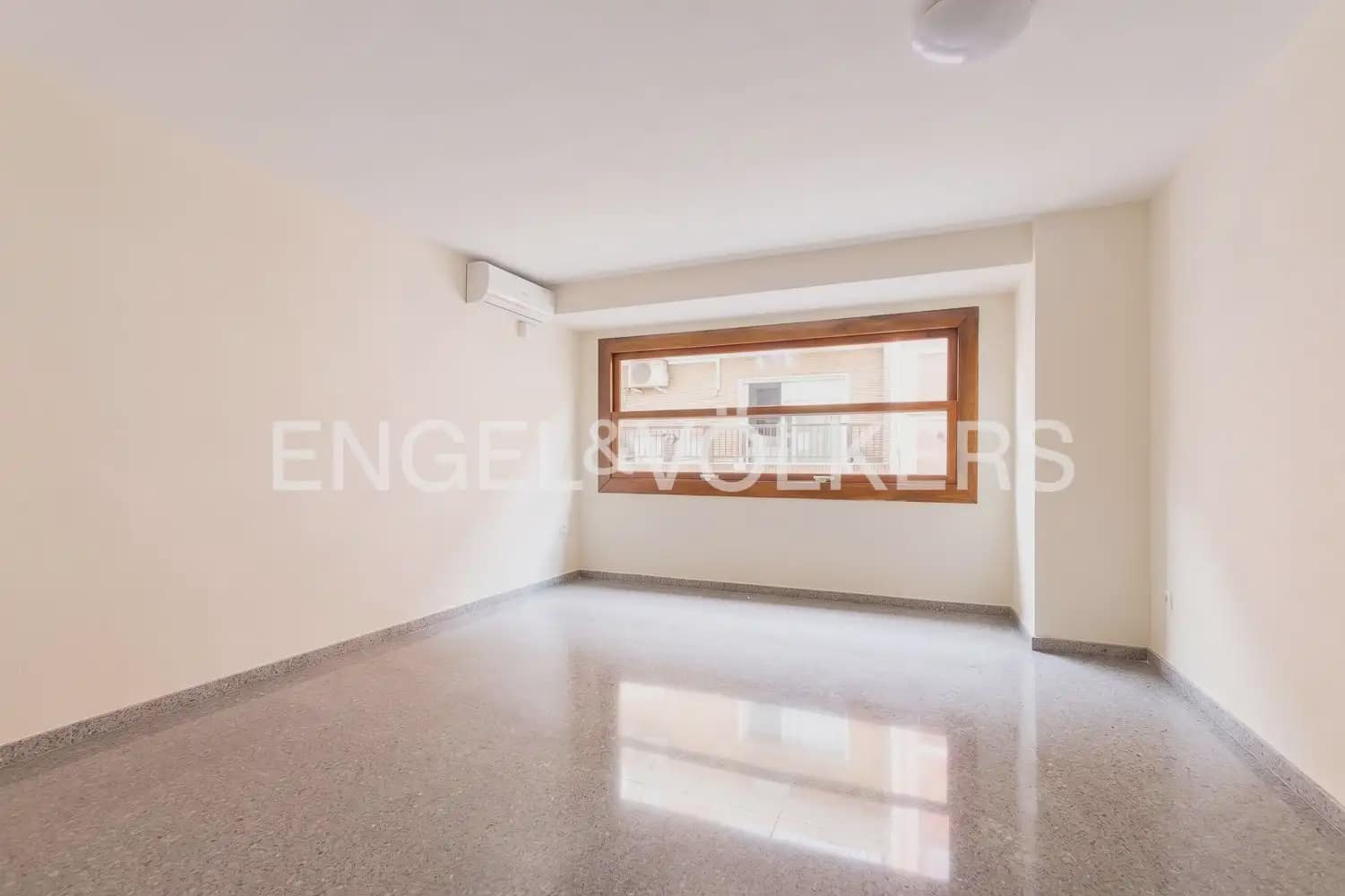 Maison de Ville de 3 chambres à louer à Paterna - 1 490 € (Ref: 9953306)