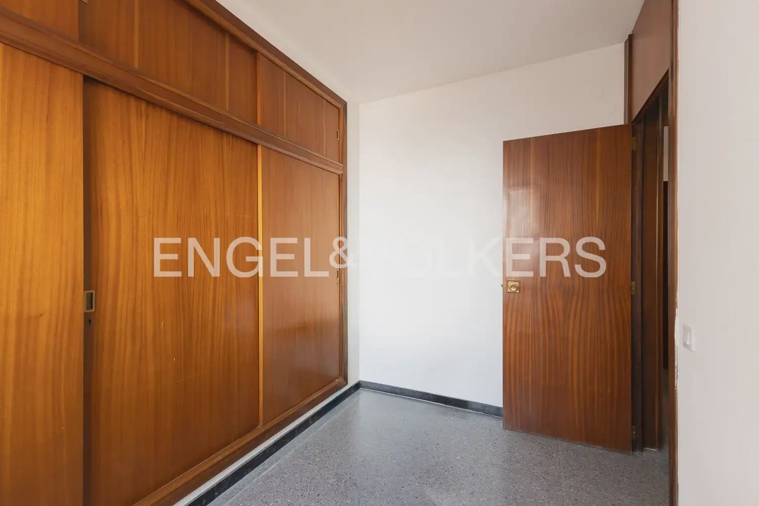 Maison de Ville de 3 chambres à louer à Paterna - 1 490 € (Ref: 9953306)