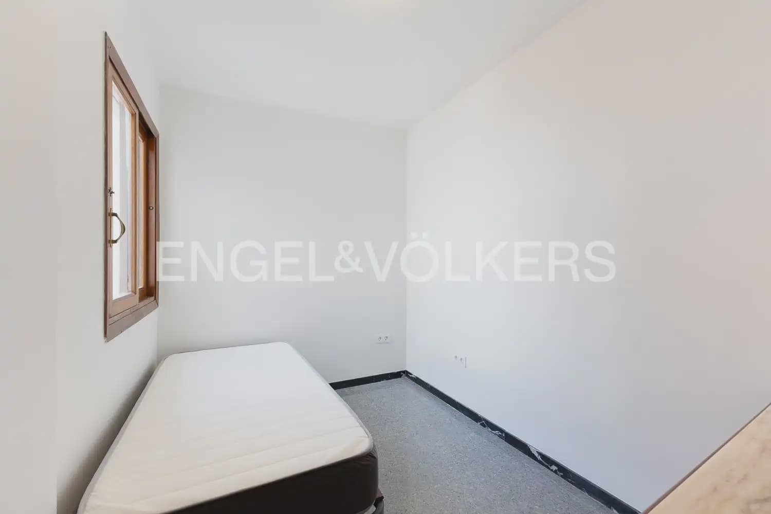Maison de Ville de 3 chambres à louer à Paterna - 1 490 € (Ref: 9953306)