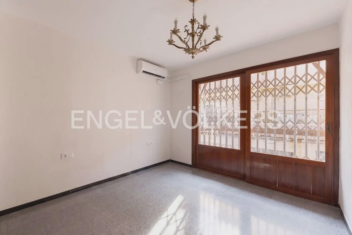 Maison de Ville de 3 chambres à louer à Paterna - 1 490 € (Ref: 9953306)