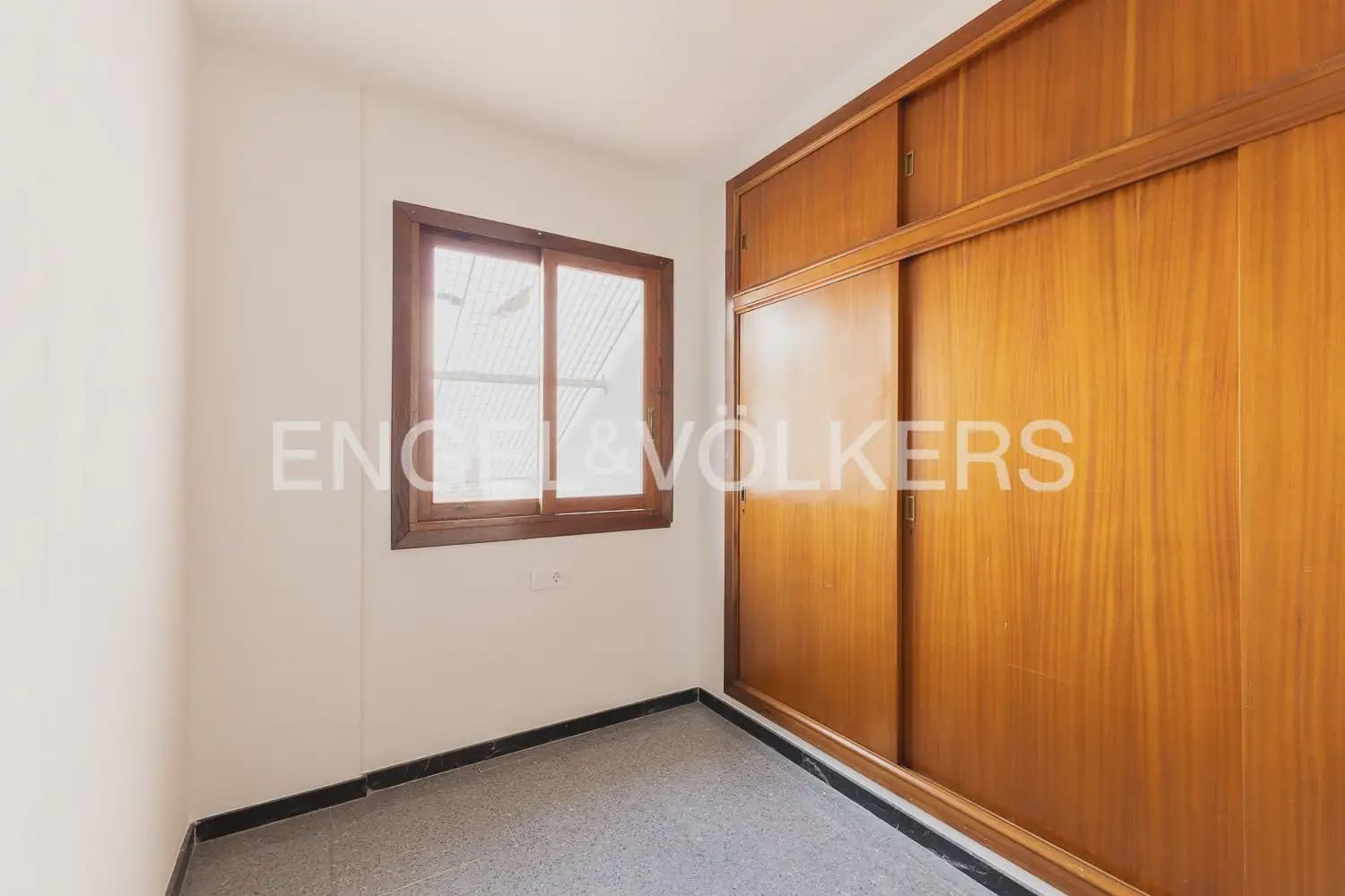 Maison de Ville de 3 chambres à louer à Paterna - 1 490 € (Ref: 9953306)