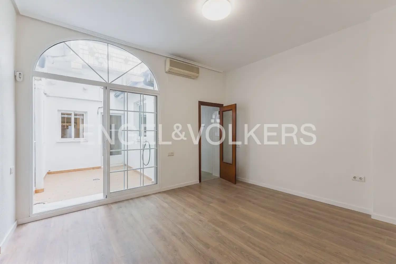 Apartamento de 3 habitaciones en Paterna en alquiler - 1.590 € (Ref: 9953307)