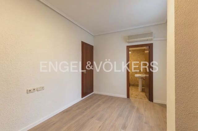 Apartamento de 3 habitaciones en Centro Ciudad, Paterna en alquiler - 1.590 € (Ref: 9953307)