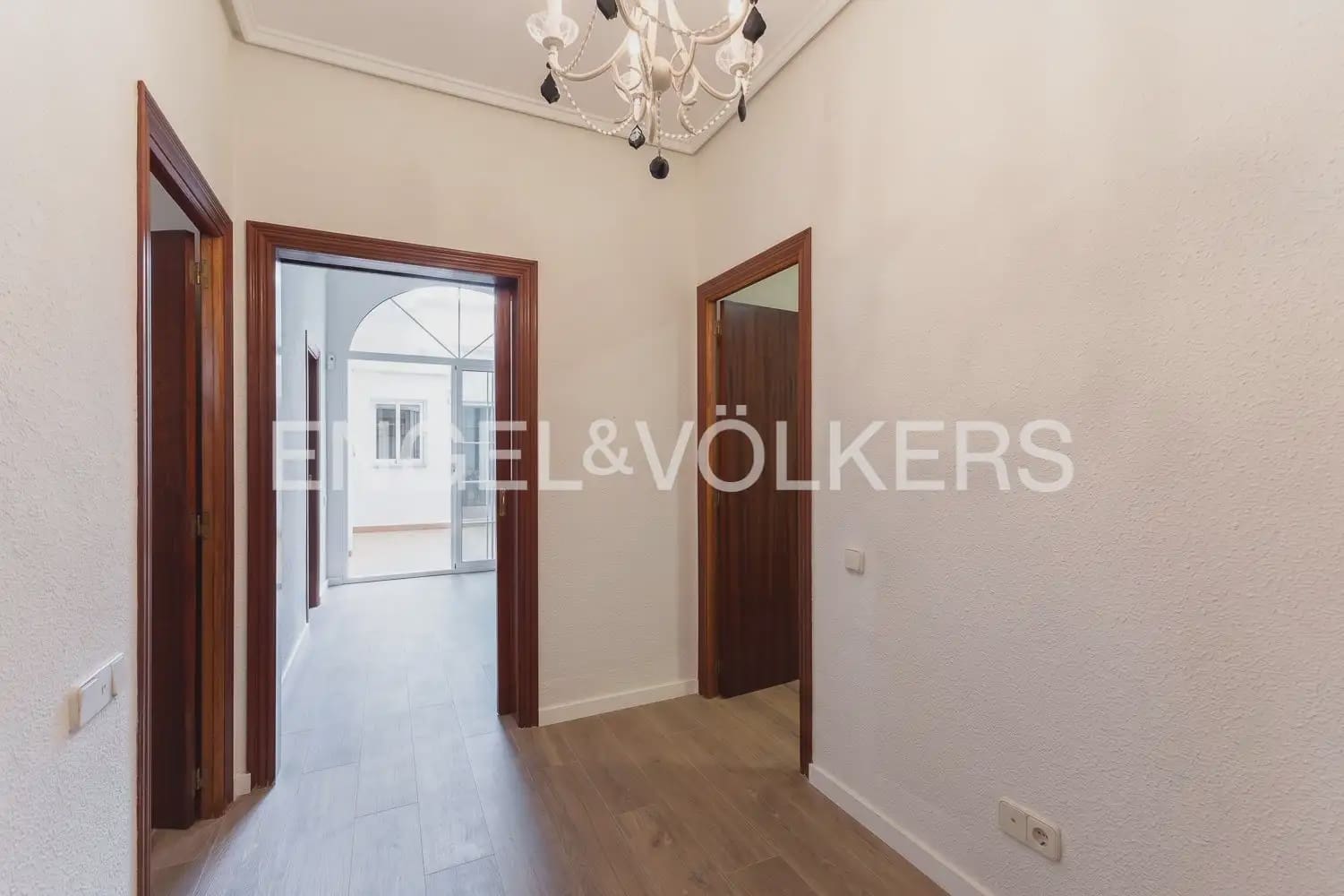 Apartamento de 3 habitaciones en Paterna en alquiler - 1.590 € (Ref: 9953307)