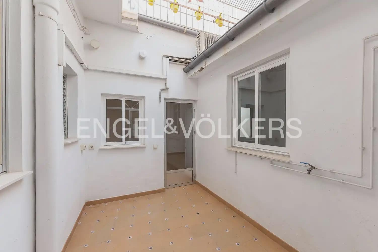 Apartamento de 3 habitaciones en Paterna en alquiler - 1.590 € (Ref: 9953307)