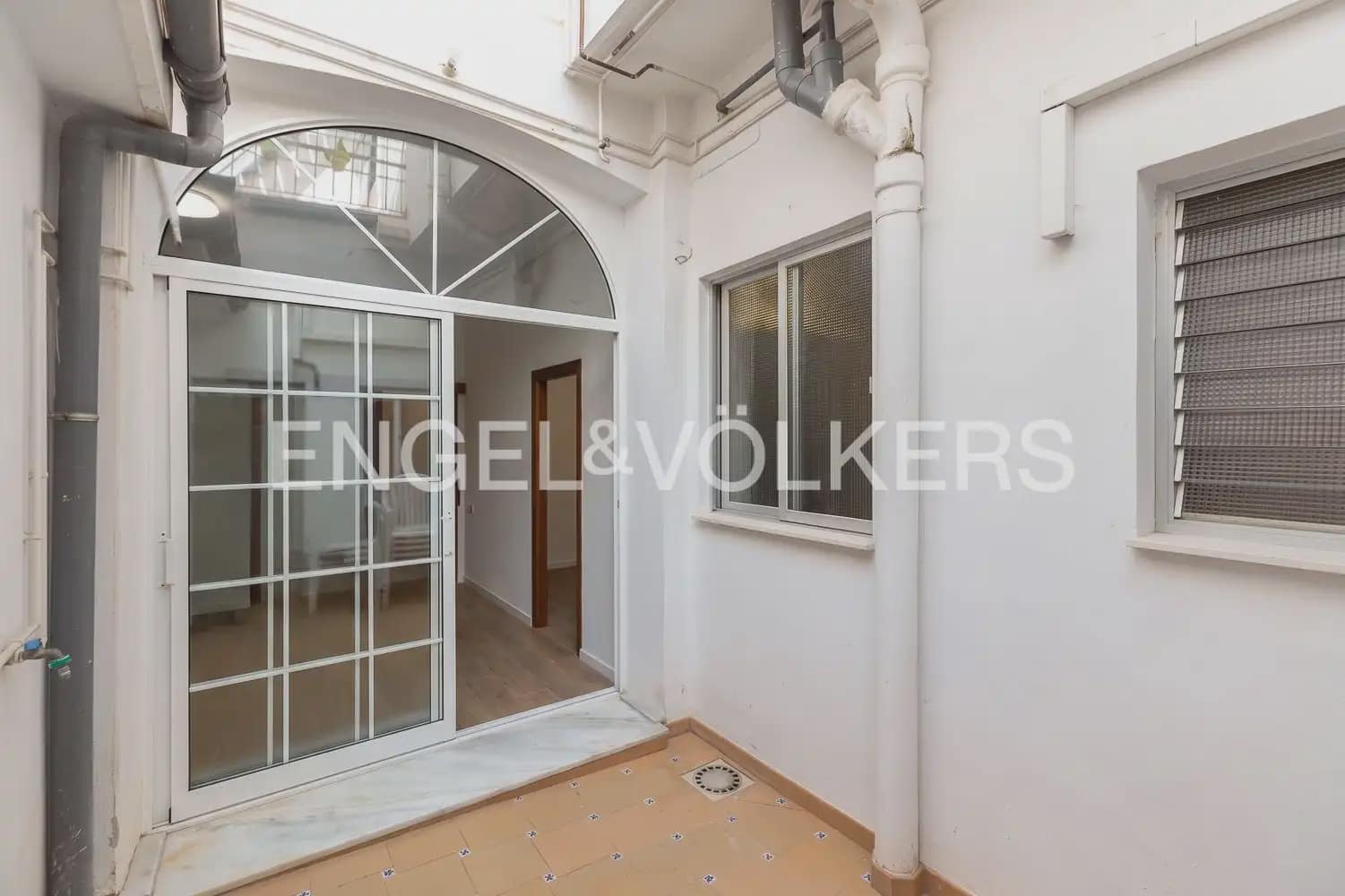 Apartamento de 3 habitaciones en Paterna en alquiler - 1.590 € (Ref: 9953307)