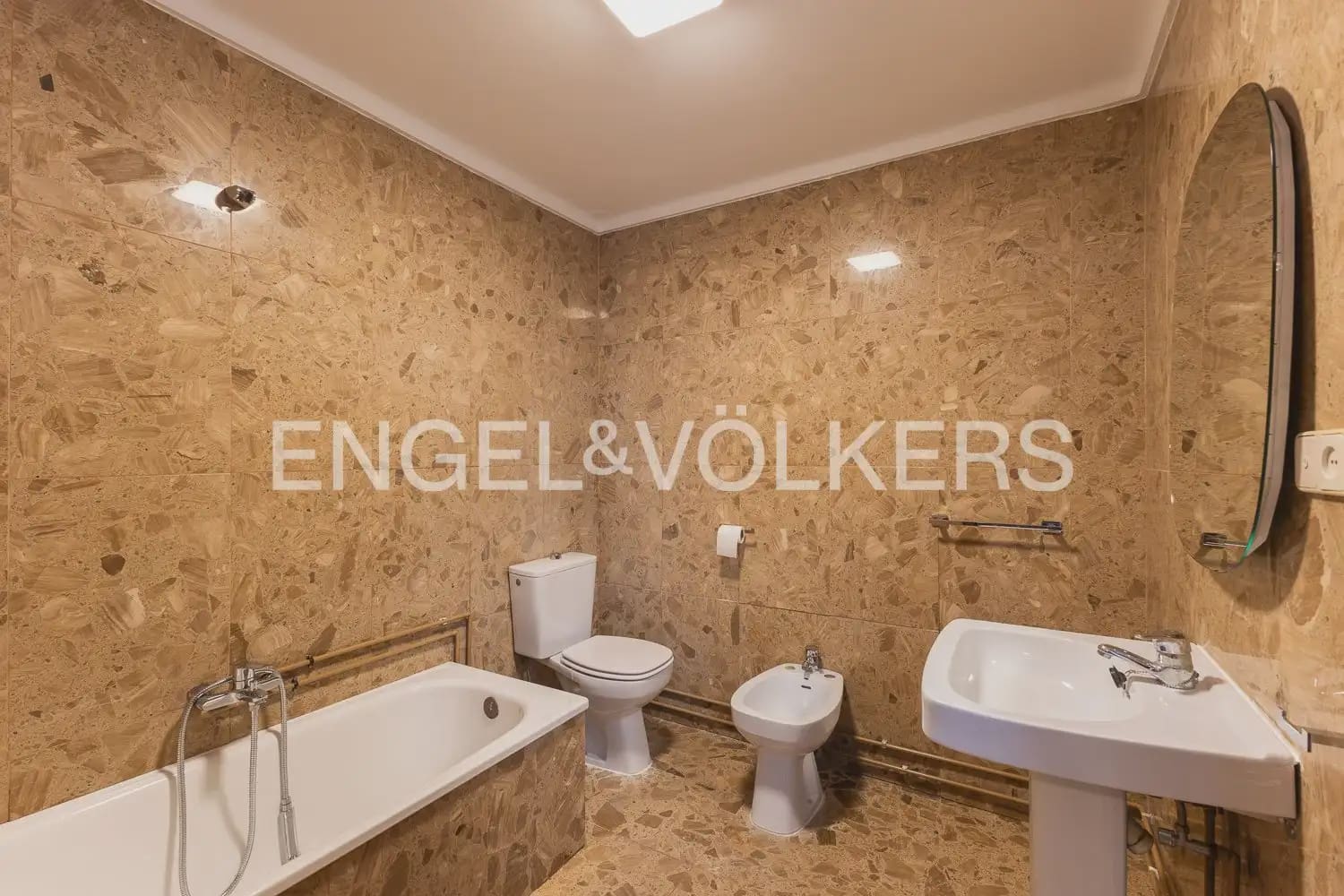 Apartamento de 3 habitaciones en Paterna en alquiler - 1.590 € (Ref: 9953307)