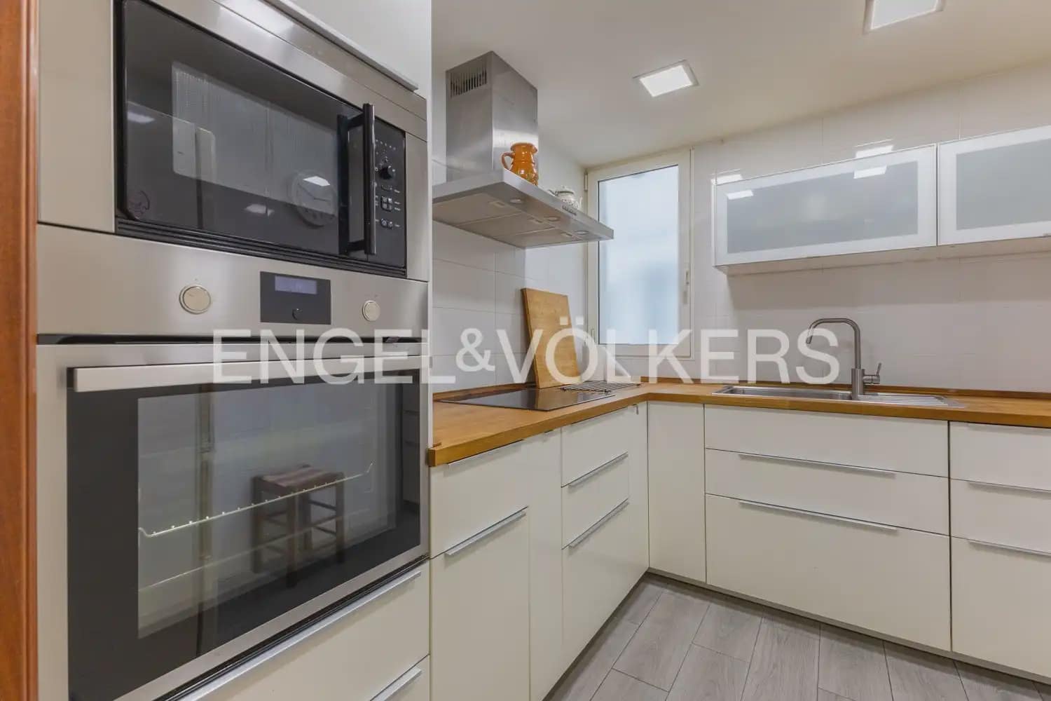 Leilighet til salgs i Valencia by - € 320 000 (Ref: 9956000)