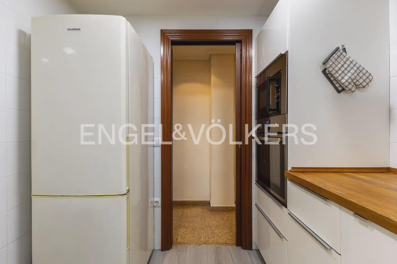 Leilighet til salgs i Valencia by - € 320 000 (Ref: 9956000)