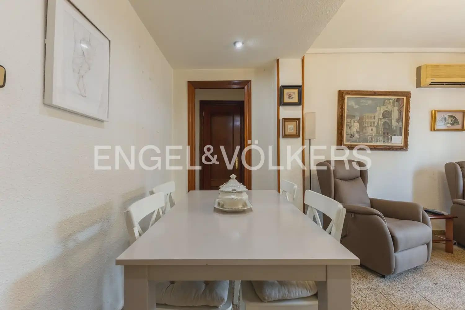 Leilighet til salgs i Valencia by - € 320 000 (Ref: 9956000)
