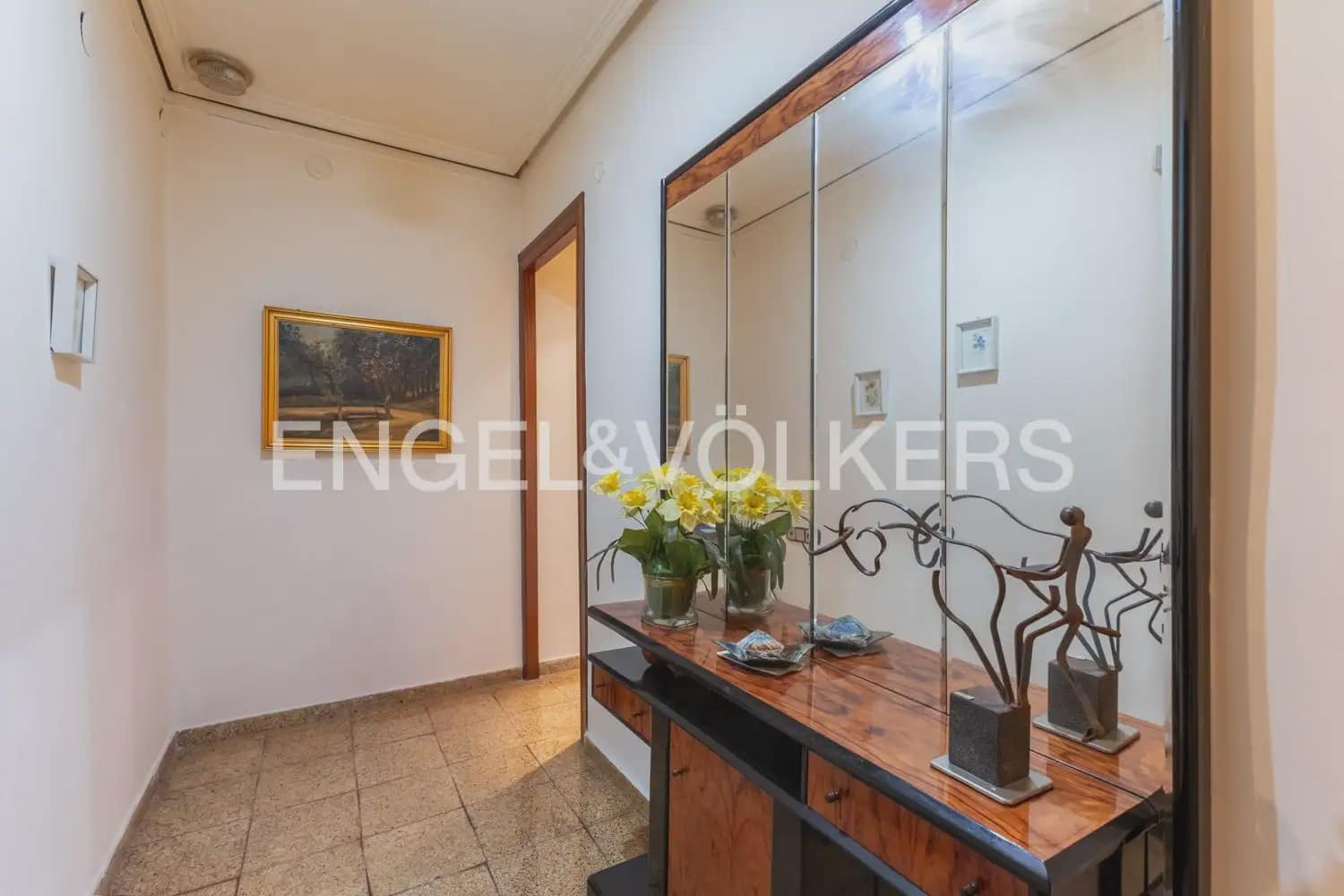 Leilighet til salgs i Valencia by - € 320 000 (Ref: 9956000)