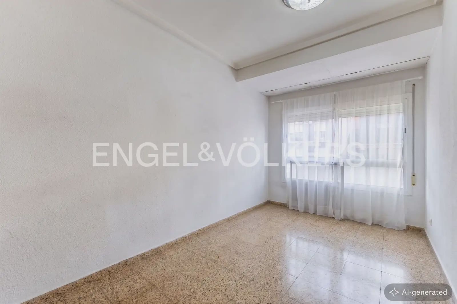 Leilighet til salgs i Valencia by - € 320 000 (Ref: 9956000)