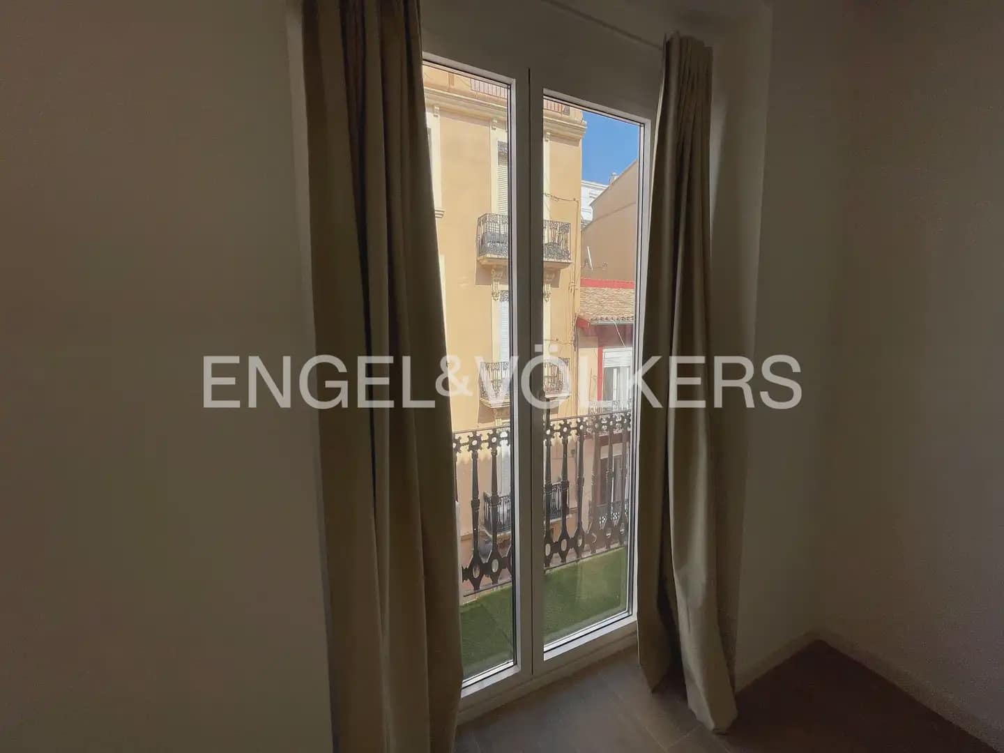 2 sypialnia Mieszkanie do wynajęcia w Miasto Walencja - 1 400 € (Ref: 9958332)
