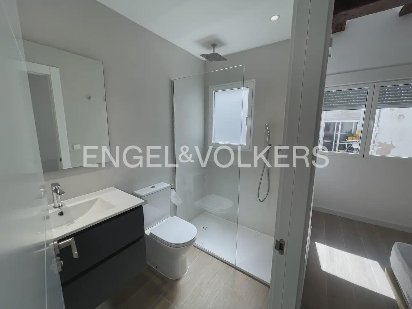 2 sypialnia Mieszkanie do wynajęcia w Miasto Walencja - 1 400 € (Ref: 9958332)