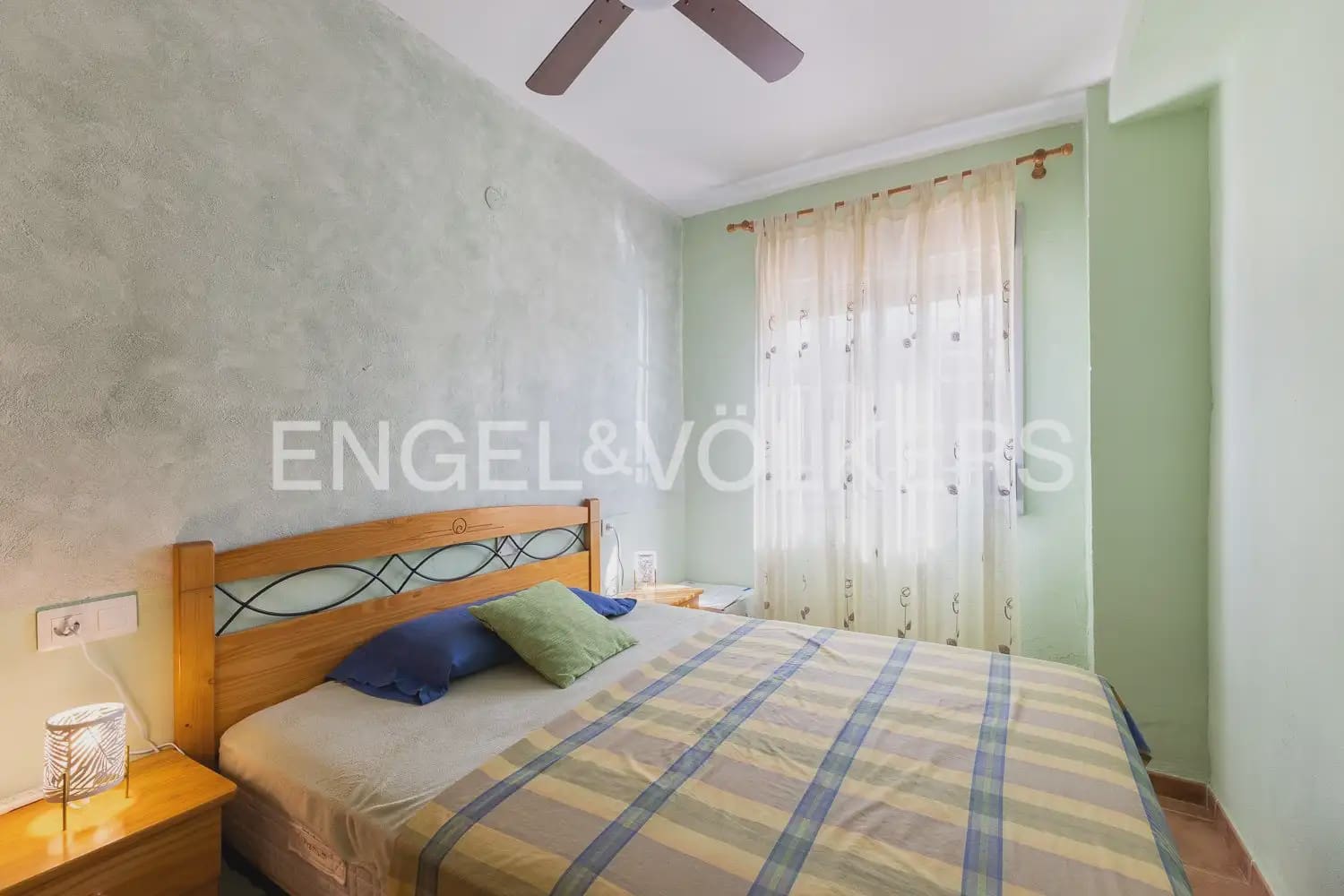 4 bedroom Villa for sale in Torrent with pool garage - € 260,000 (Ref: 9958336)