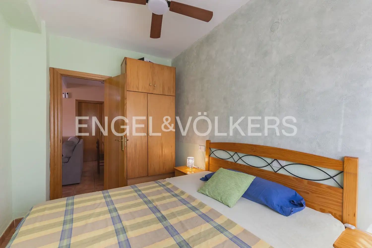 4 bedroom Villa for sale in Torrent with pool garage - € 260,000 (Ref: 9958336)