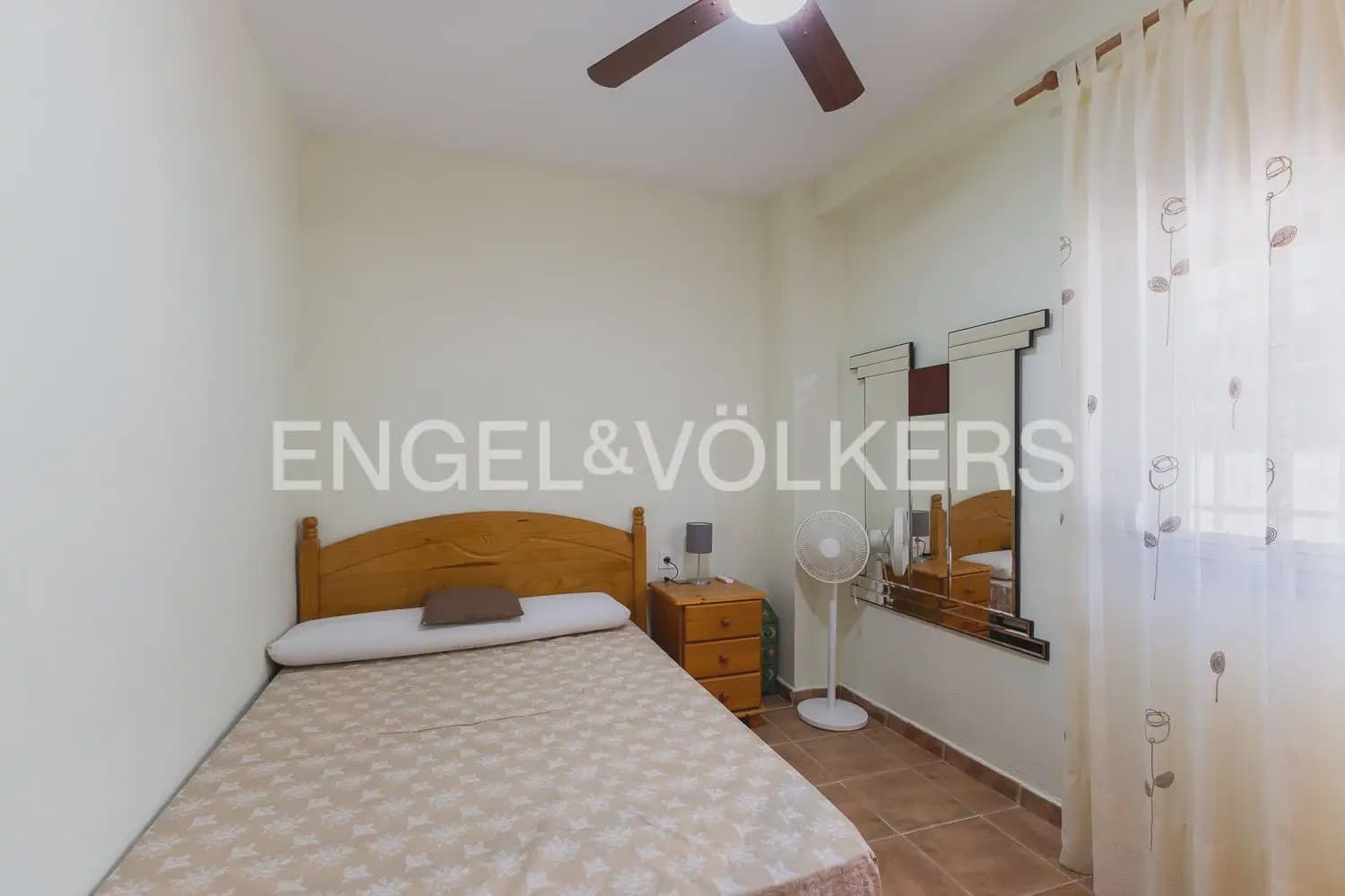 4 bedroom Villa for sale in Torrent with pool garage - € 260,000 (Ref: 9958336)