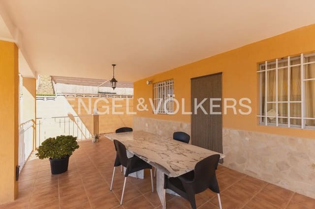 4 soverom Villa til salgs i Torrent med svømmebasseng garasje - € 260 000 (Ref: 9958336)