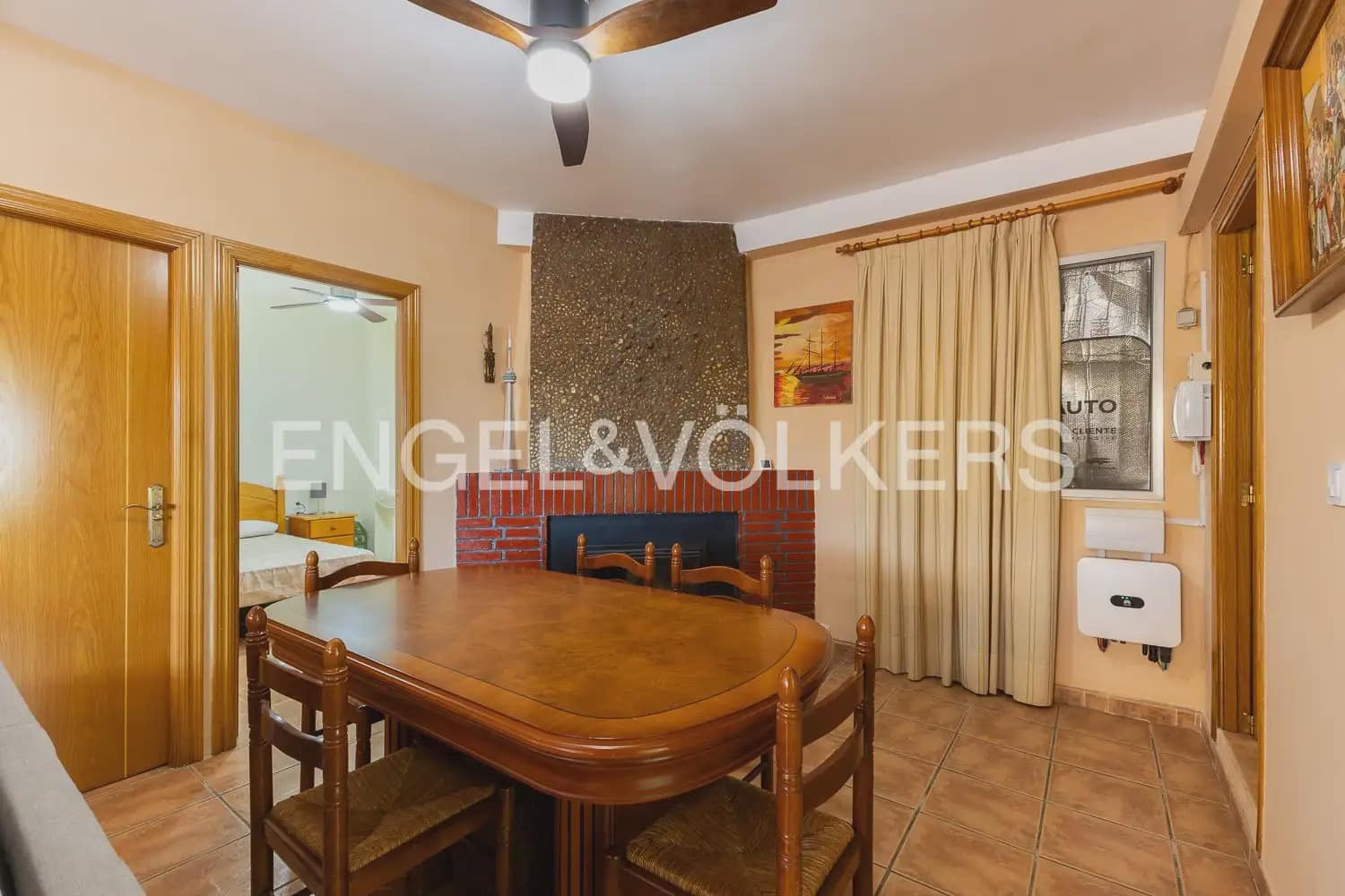 4 bedroom Villa for sale in Torrent with pool garage - € 260,000 (Ref: 9958336)
