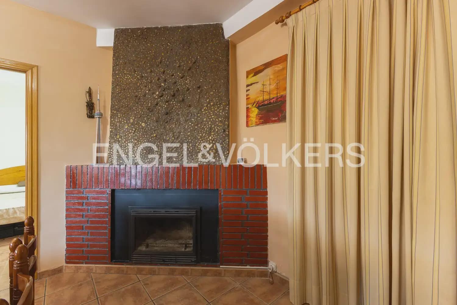 4 bedroom Villa for sale in Torrent with pool garage - € 260,000 (Ref: 9958336)