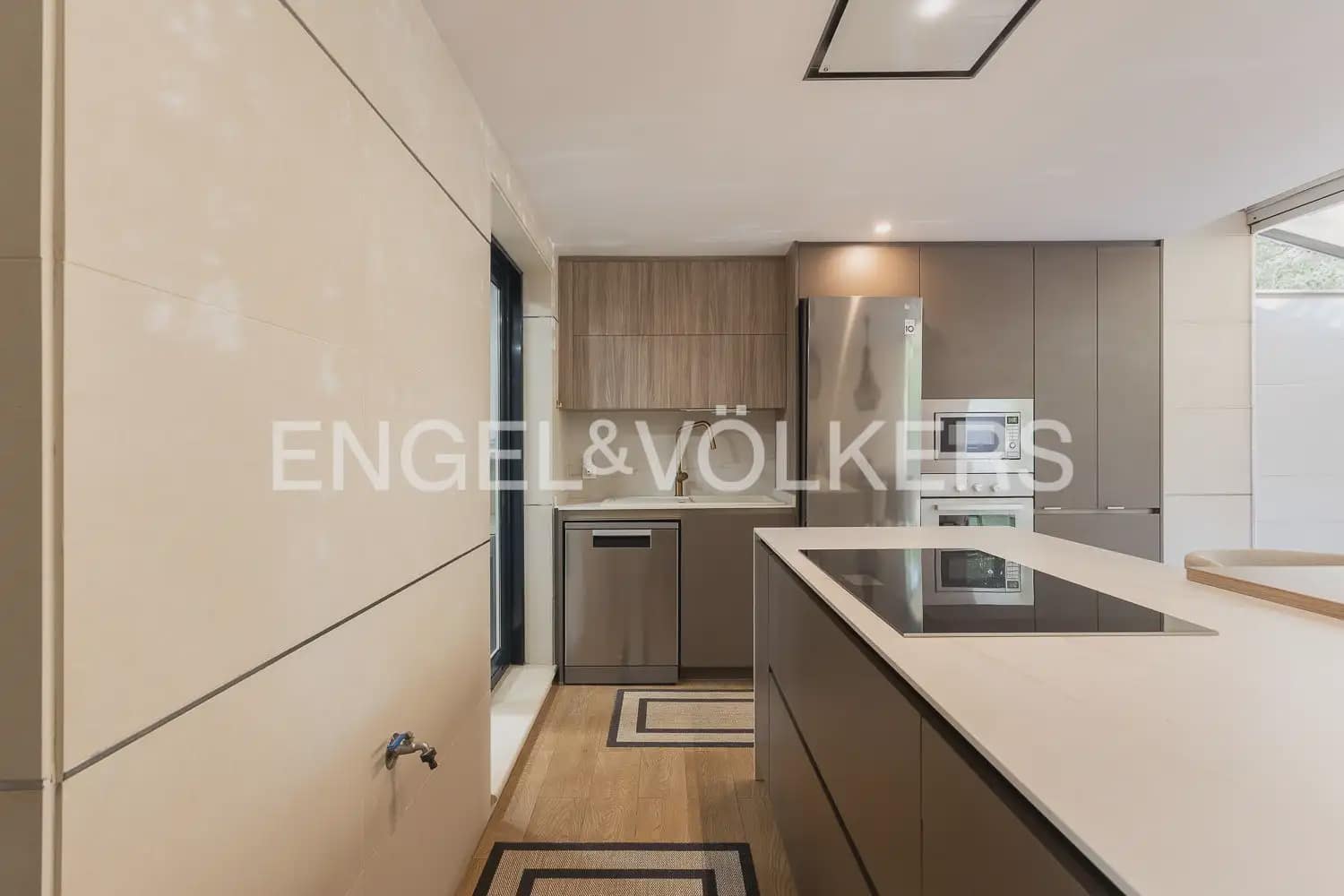 7 bedroom Apartment for sale in Valencia city with pool garage - € 1,400,000 (Ref: 9958473)