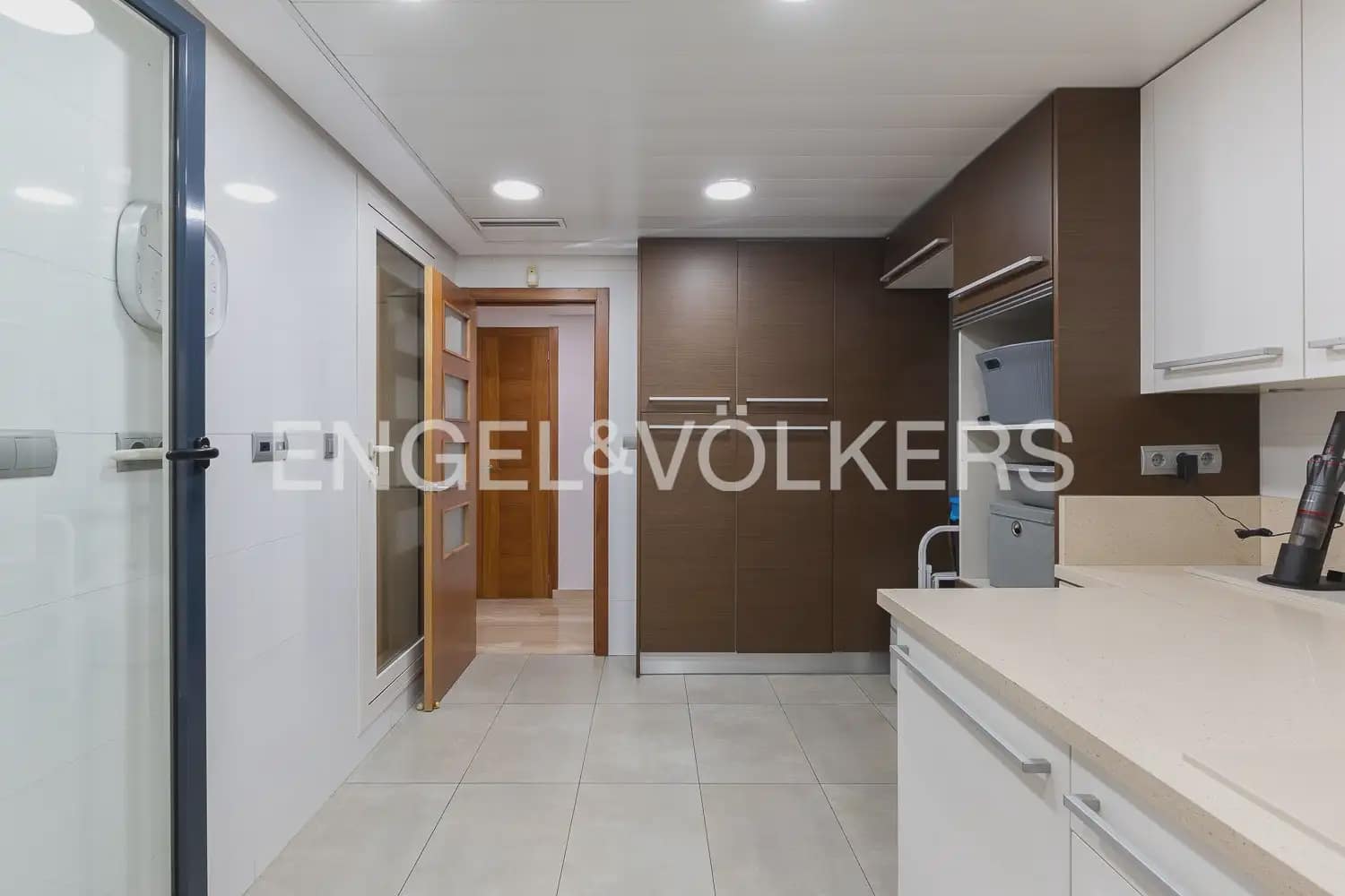 7 bedroom Apartment for sale in Valencia city with pool garage - € 1,400,000 (Ref: 9958473)
