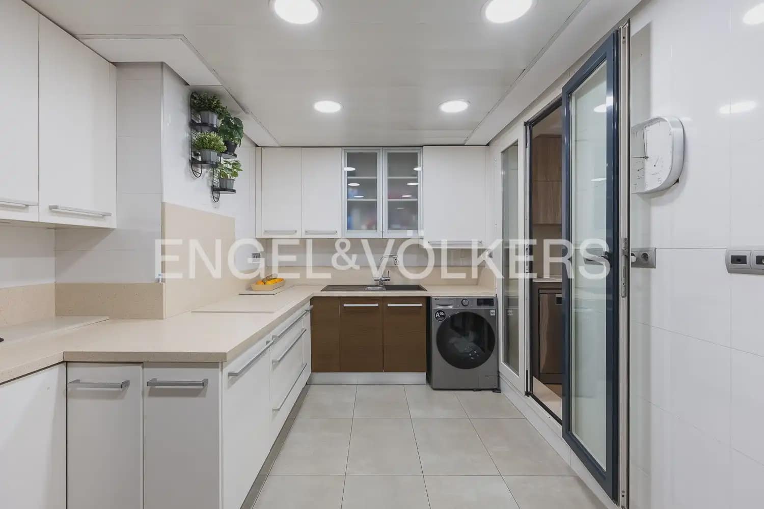 7 bedroom Apartment for sale in Valencia city with pool garage - € 1,400,000 (Ref: 9958473)