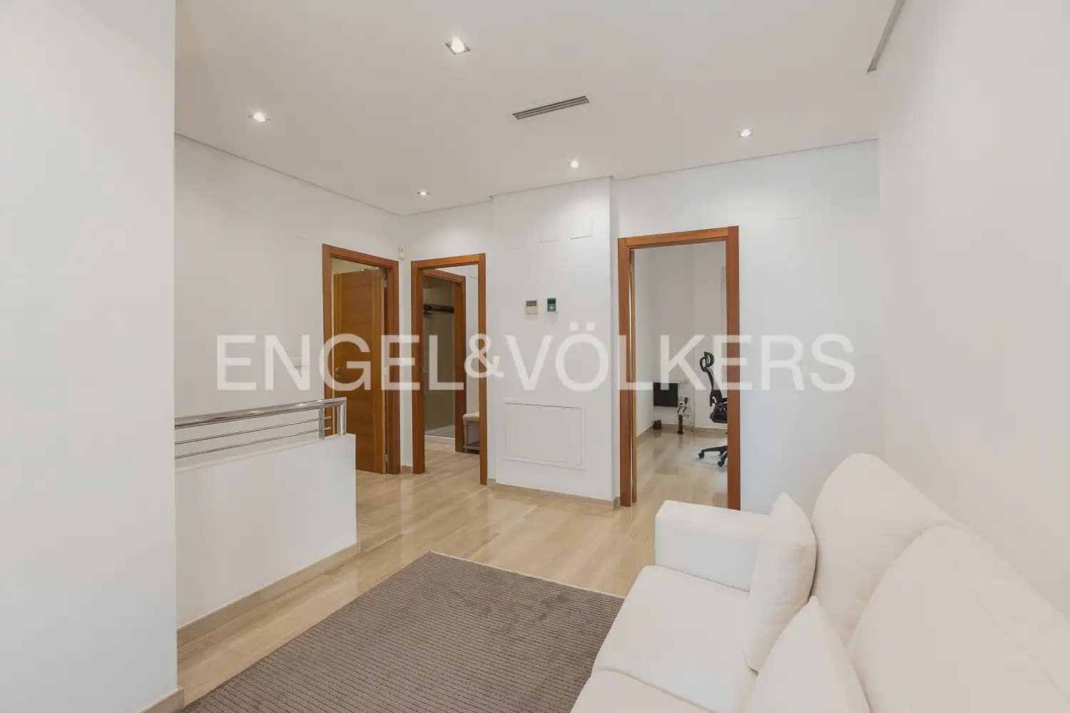 7 bedroom Apartment for sale in Valencia city with pool garage - € 1,400,000 (Ref: 9958473)