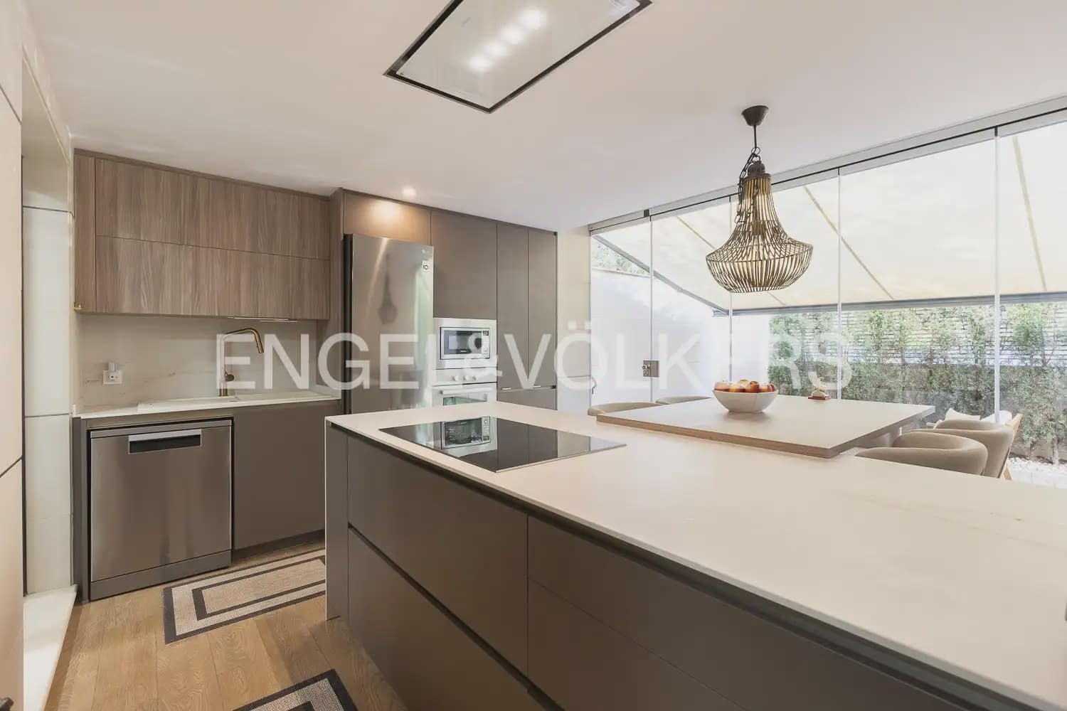 7 bedroom Apartment for sale in Valencia city with pool garage - € 1,400,000 (Ref: 9958473)
