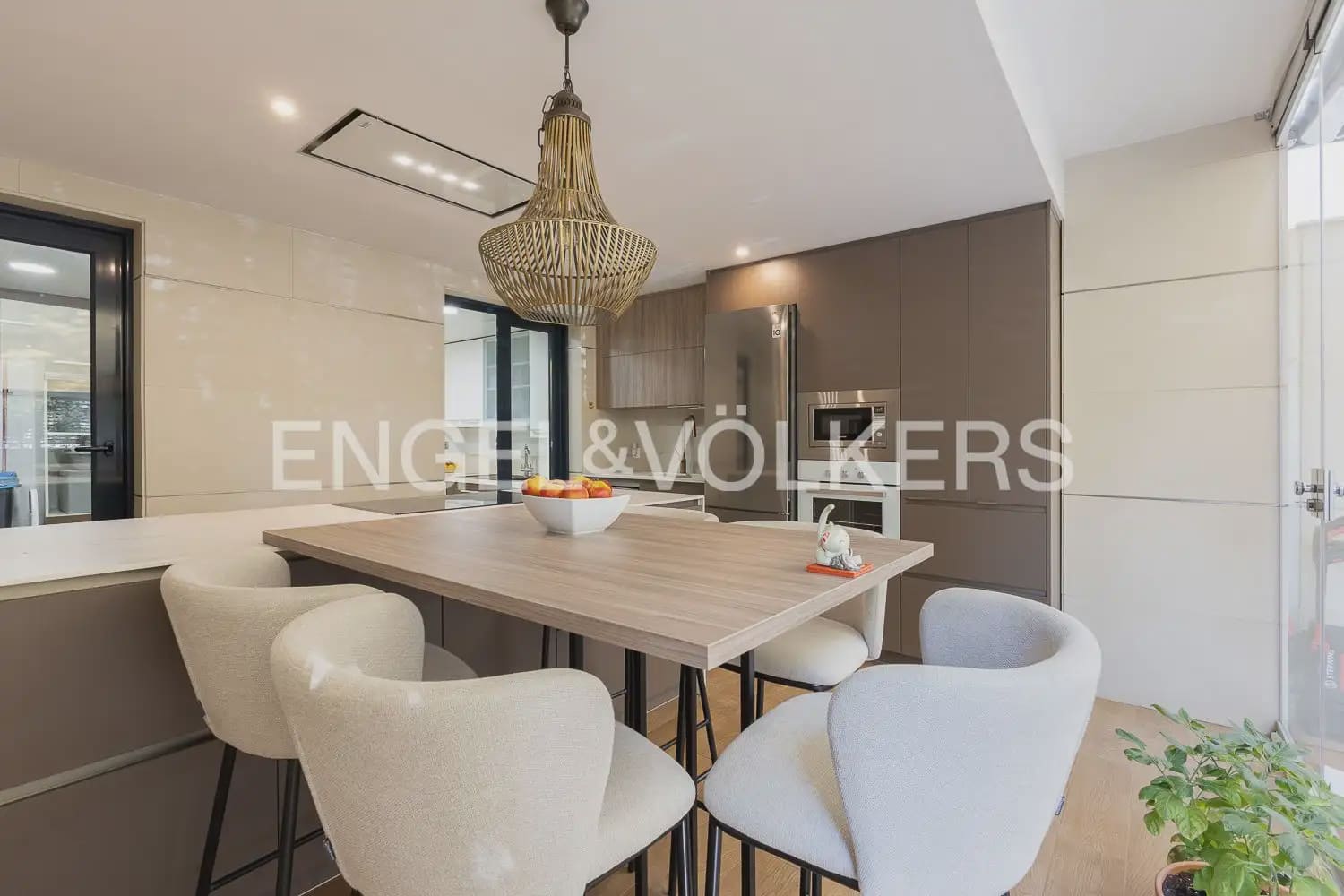 7 bedroom Apartment for sale in Valencia city with pool garage - € 1,400,000 (Ref: 9958473)