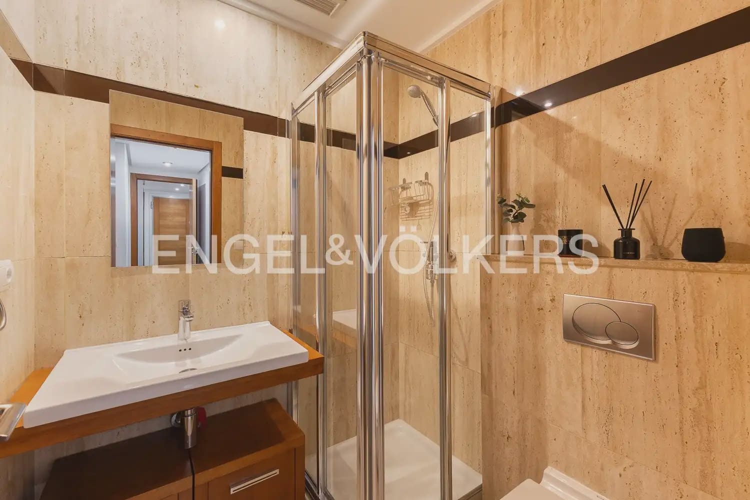 7 bedroom Apartment for sale in Valencia city with pool garage - € 1,400,000 (Ref: 9958473)