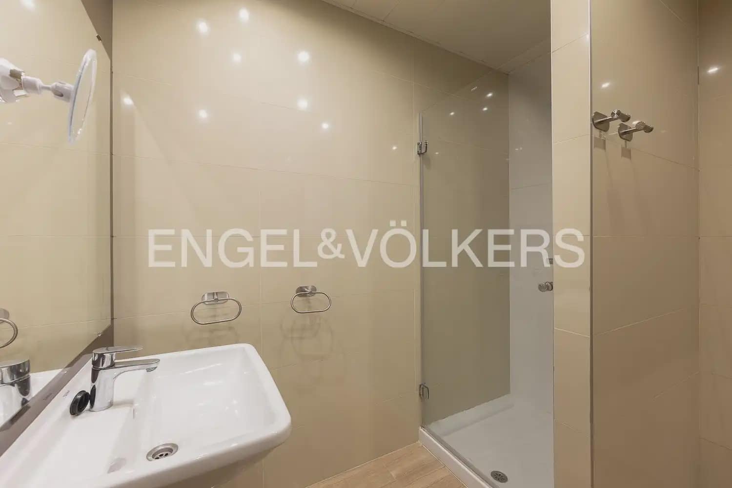 7 bedroom Apartment for sale in Valencia city with pool garage - € 1,400,000 (Ref: 9958473)