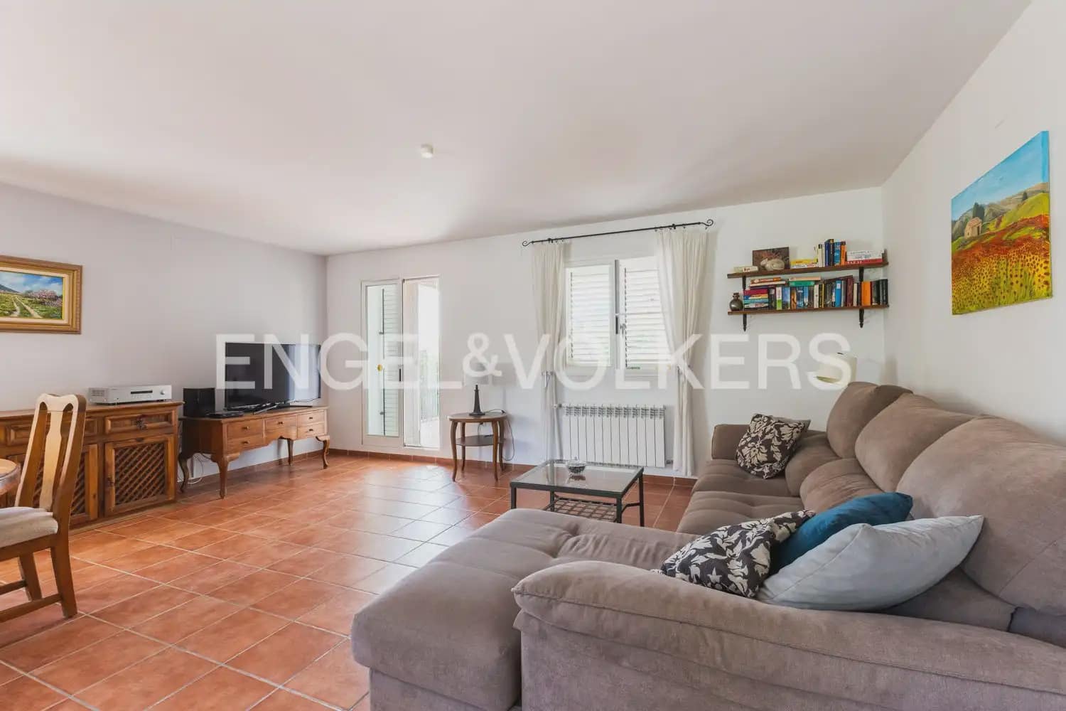 3 Zimmer Villa zu verkaufen in Castello de la Plana mit Pool Garage - 369.000 € (Ref: 9958695)
