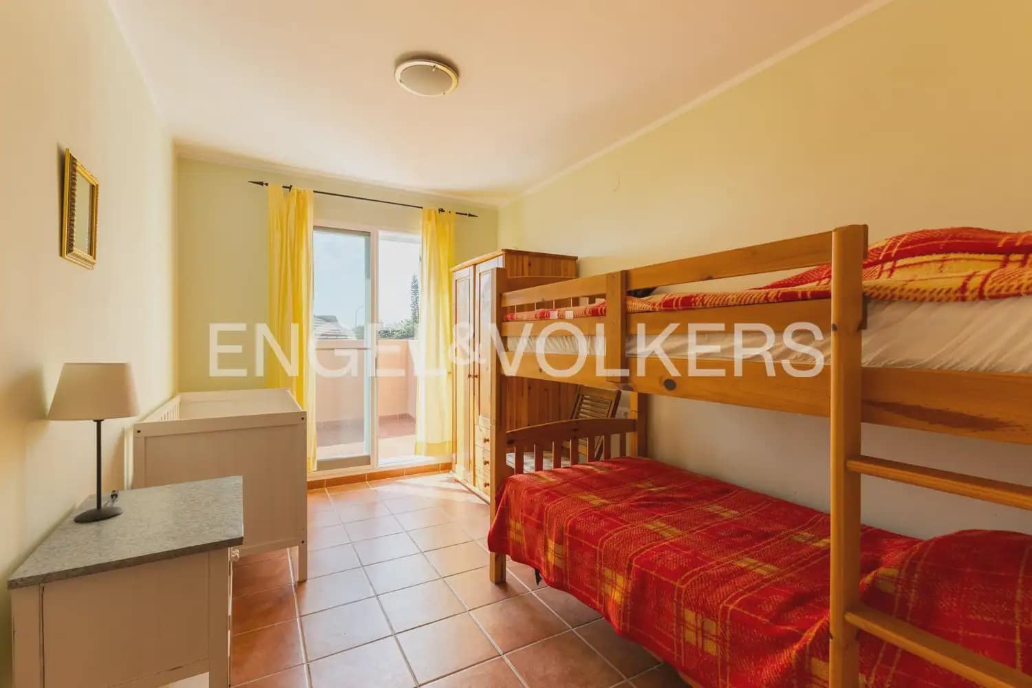 3 Zimmer Villa zu verkaufen in Castello de la Plana mit Pool Garage - 369.000 € (Ref: 9958695)