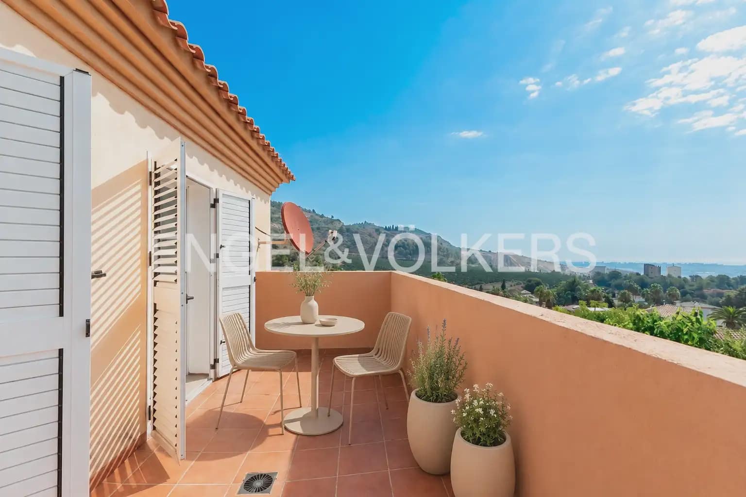 3 Zimmer Villa zu verkaufen in Castello de la Plana mit Pool Garage - 369.000 € (Ref: 9958695)