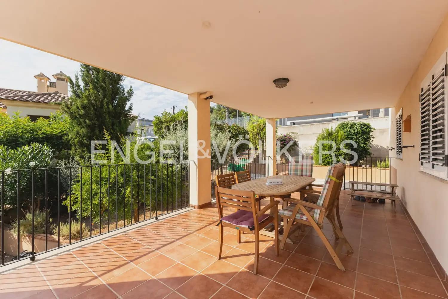 3 Zimmer Villa zu verkaufen in Castello de la Plana mit Pool Garage - 369.000 € (Ref: 9958695)