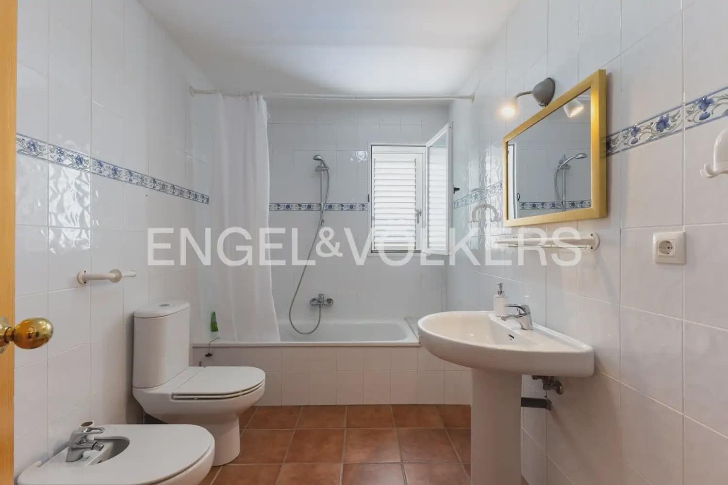 3 Zimmer Villa zu verkaufen in Castello de la Plana mit Pool Garage - 369.000 € (Ref: 9958695)
