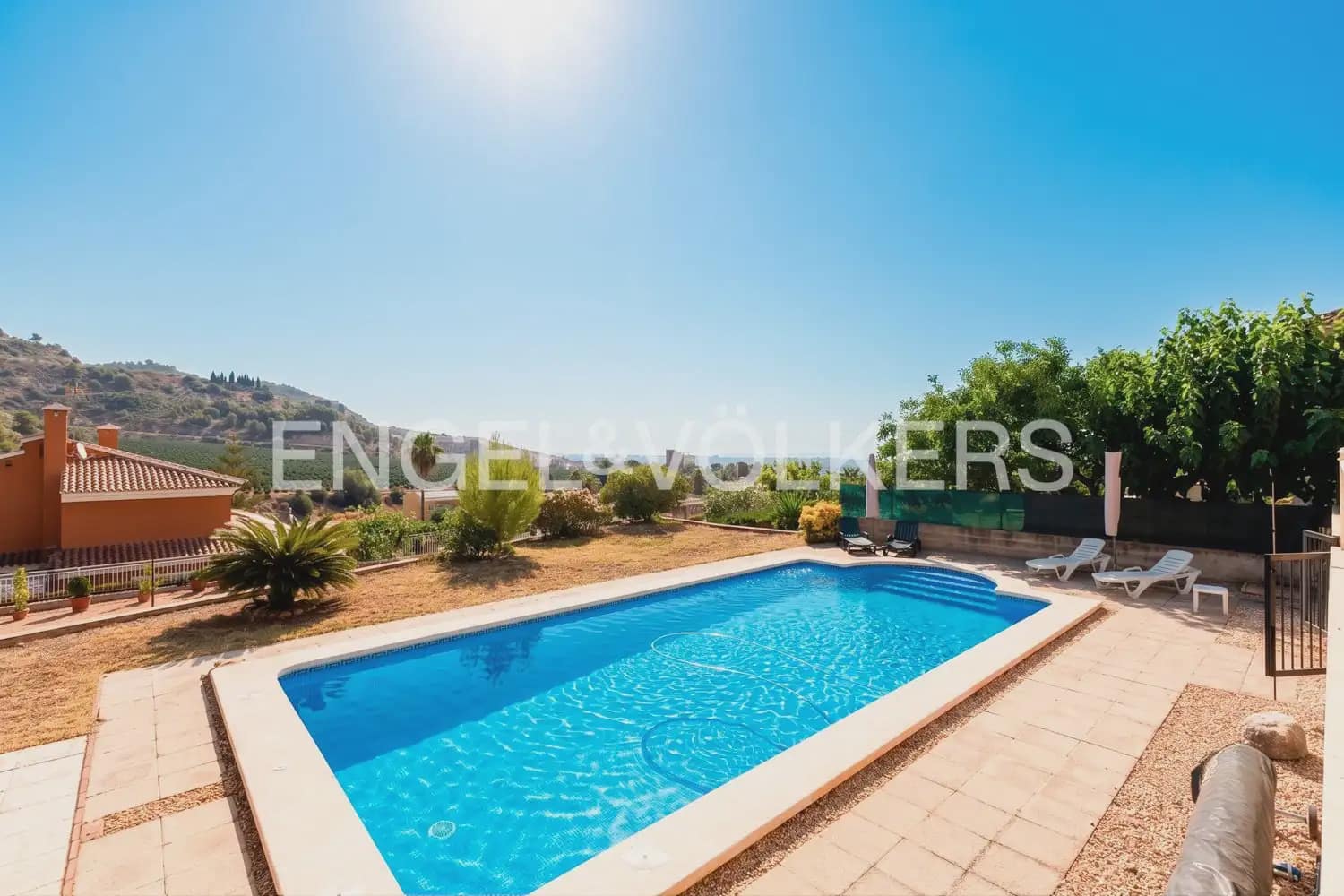 3 Zimmer Villa zu verkaufen in Castello de la Plana mit Pool Garage - 369.000 € (Ref: 9958695)