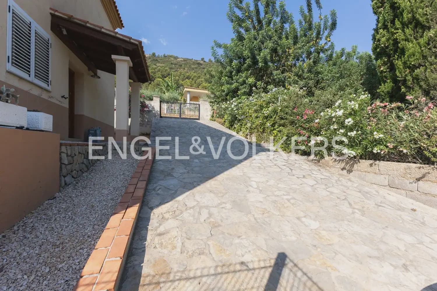 3 Zimmer Villa zu verkaufen in Castello de la Plana mit Pool Garage - 369.000 € (Ref: 9958695)