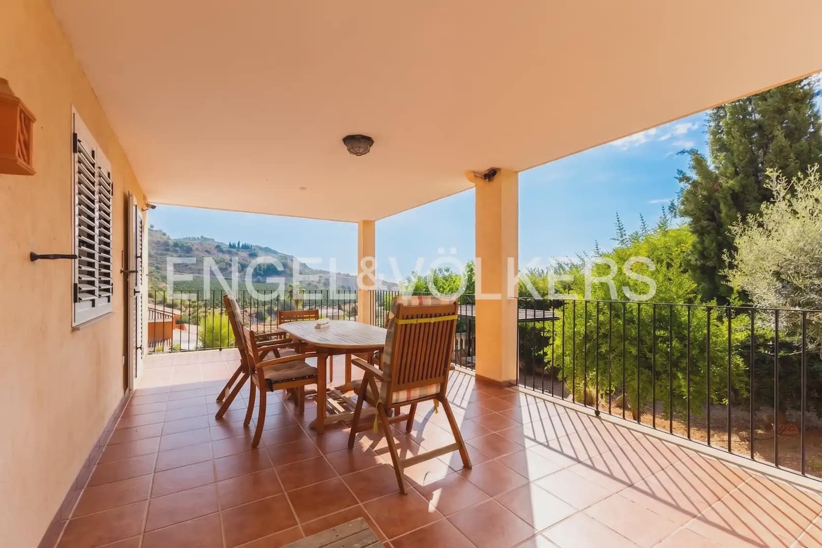 3 Zimmer Villa zu verkaufen in Castello de la Plana mit Pool Garage - 369.000 € (Ref: 9958695)