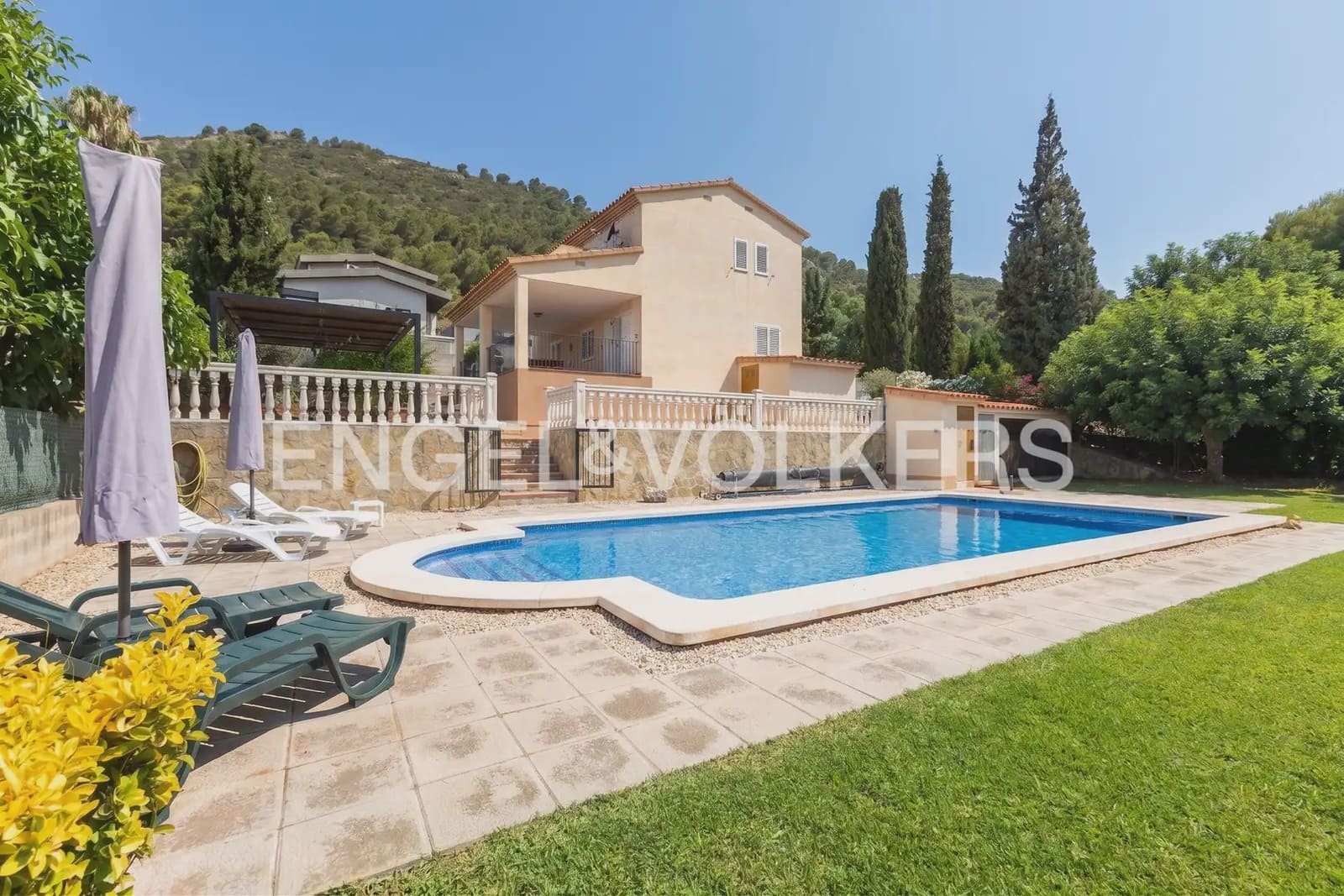 3 Zimmer Villa zu verkaufen in Castello de la Plana mit Pool Garage - 369.000 € (Ref: 9958695)