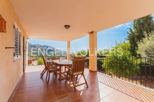 3 bedroom Villa for sale in Norte, Castelló de la Plana with pool garage - € 369,000 (Ref: 9958695)