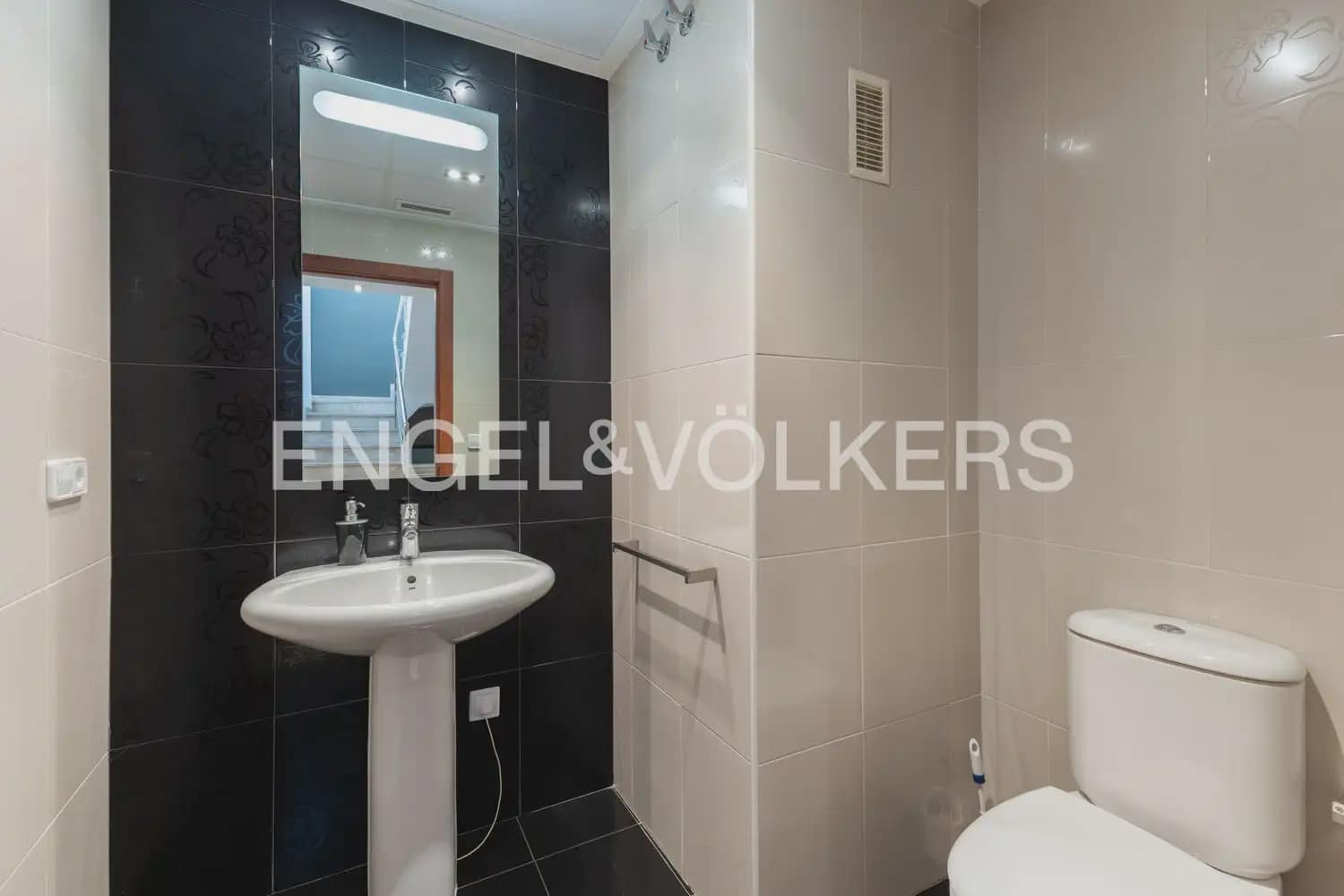 4 bedroom Apartment for sale in Gandia with garage - € 800,000 (Ref: 9958804)