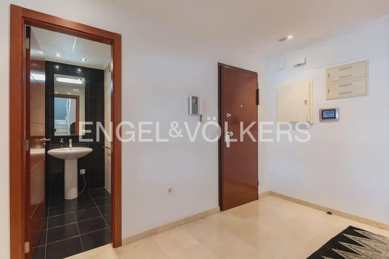 4 bedroom Apartment for sale in Gandia with garage - € 800,000 (Ref: 9958804)