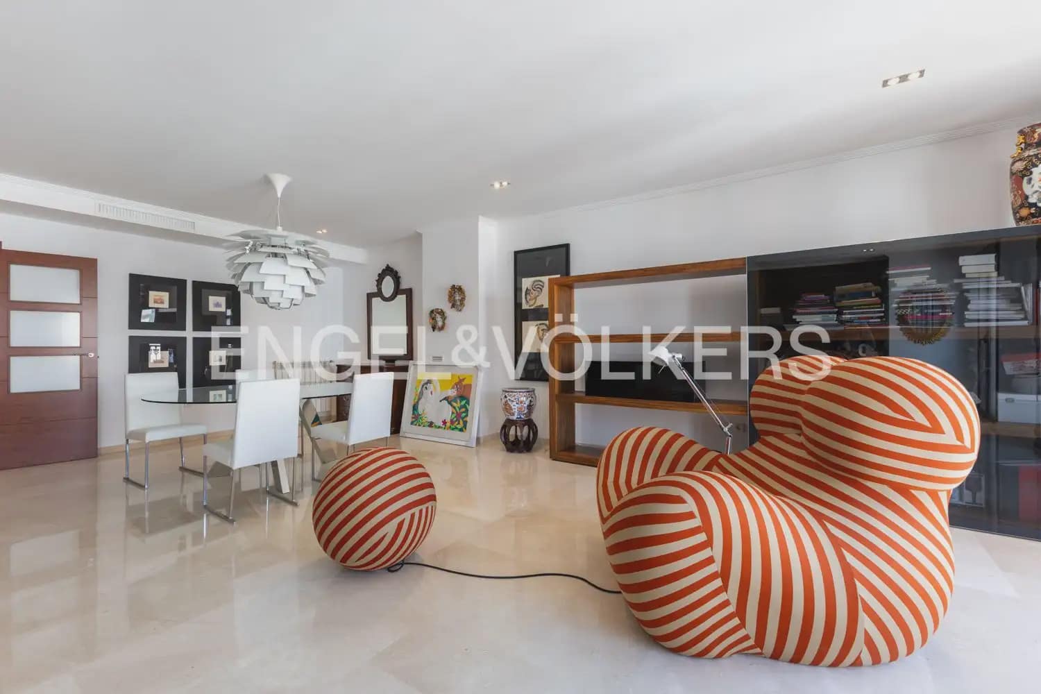 4 bedroom Apartment for sale in Gandia with garage - € 800,000 (Ref: 9958804)