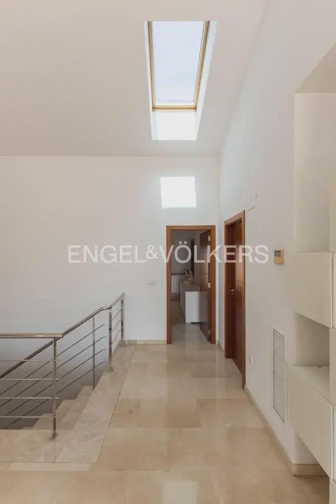 4 bedroom Apartment for sale in Gandia with garage - € 800,000 (Ref: 9958804)
