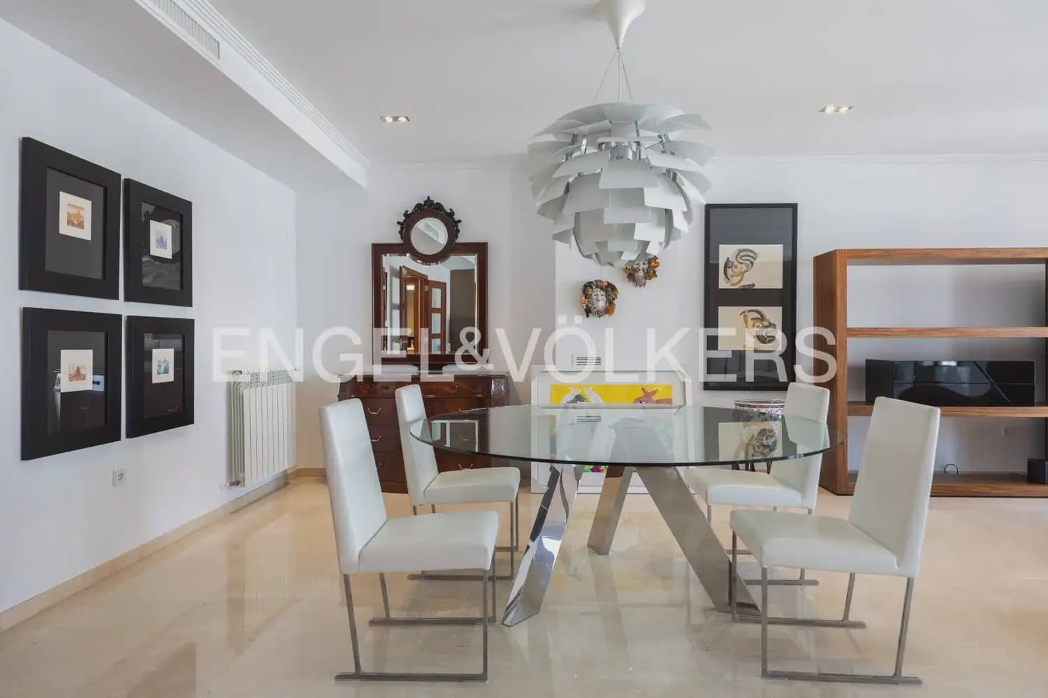 4 bedroom Apartment for sale in Gandia with garage - € 800,000 (Ref: 9958804)