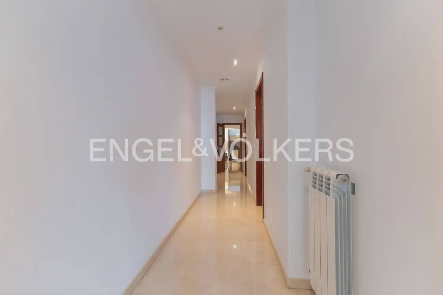 4 bedroom Apartment for sale in Gandia with garage - € 800,000 (Ref: 9958804)