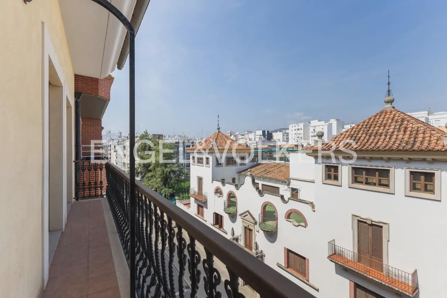 4 bedroom Apartment for sale in Gandia with garage - € 800,000 (Ref: 9958804)