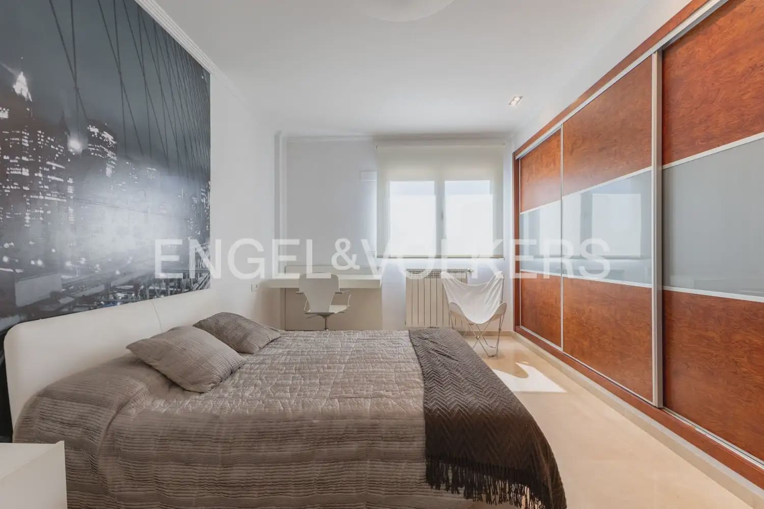 4 bedroom Apartment for sale in Gandia with garage - € 800,000 (Ref: 9958804)